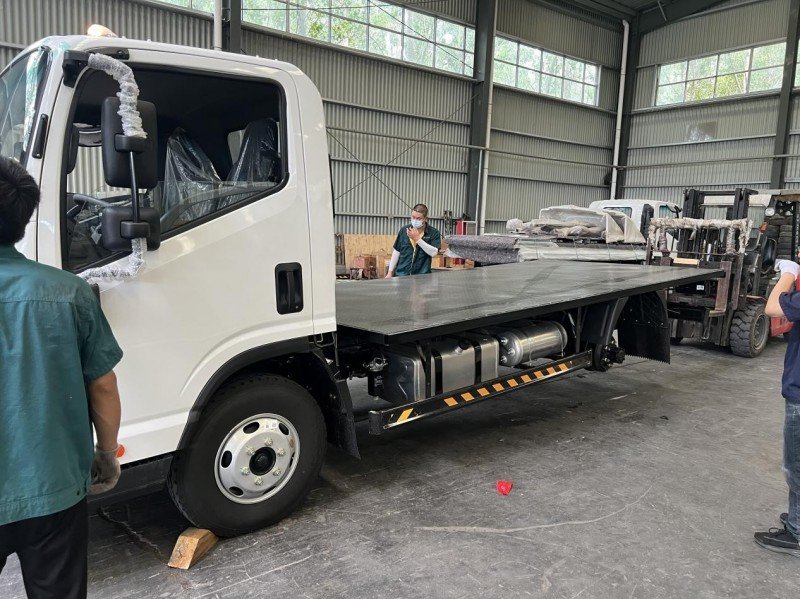 Three Light Trucks Selected by a New Mexican Customer are Ready for Shipment, Opening a new pattern in the Latin American market